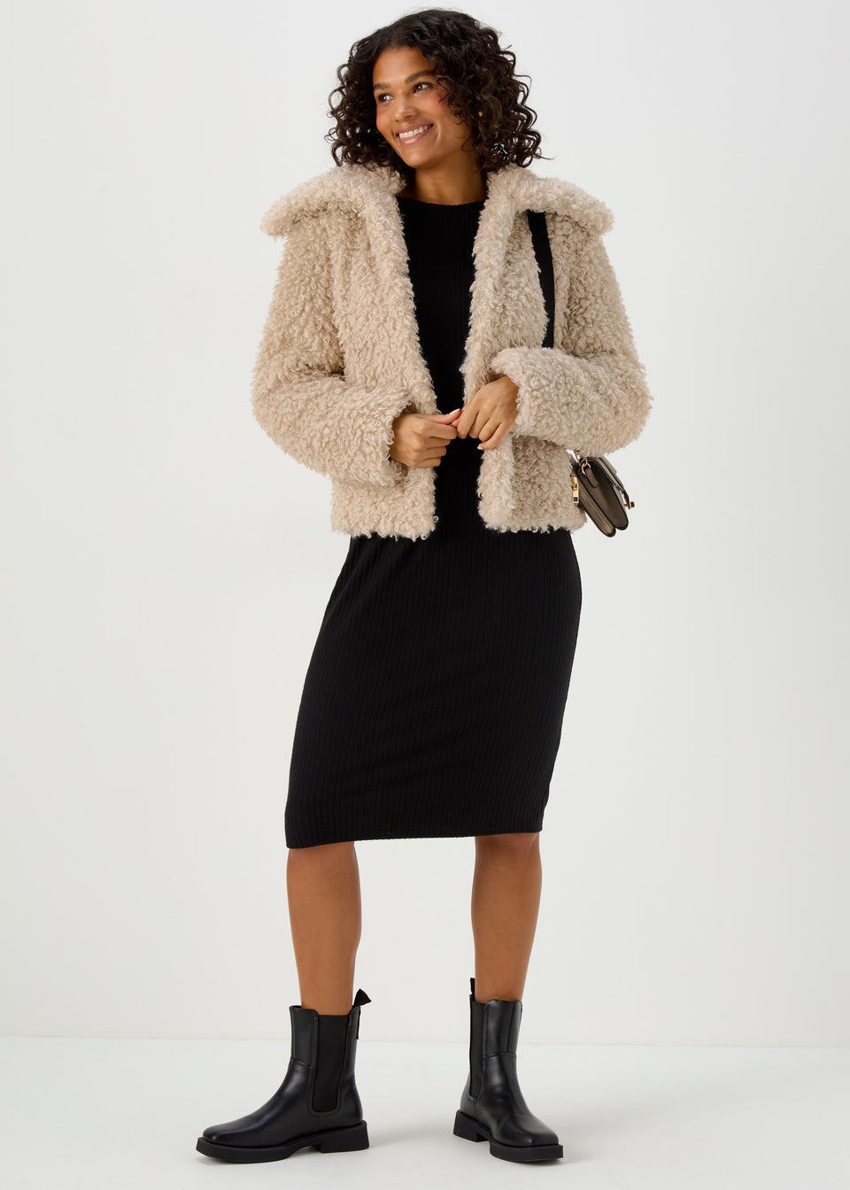 Faux fur short top jacket beige