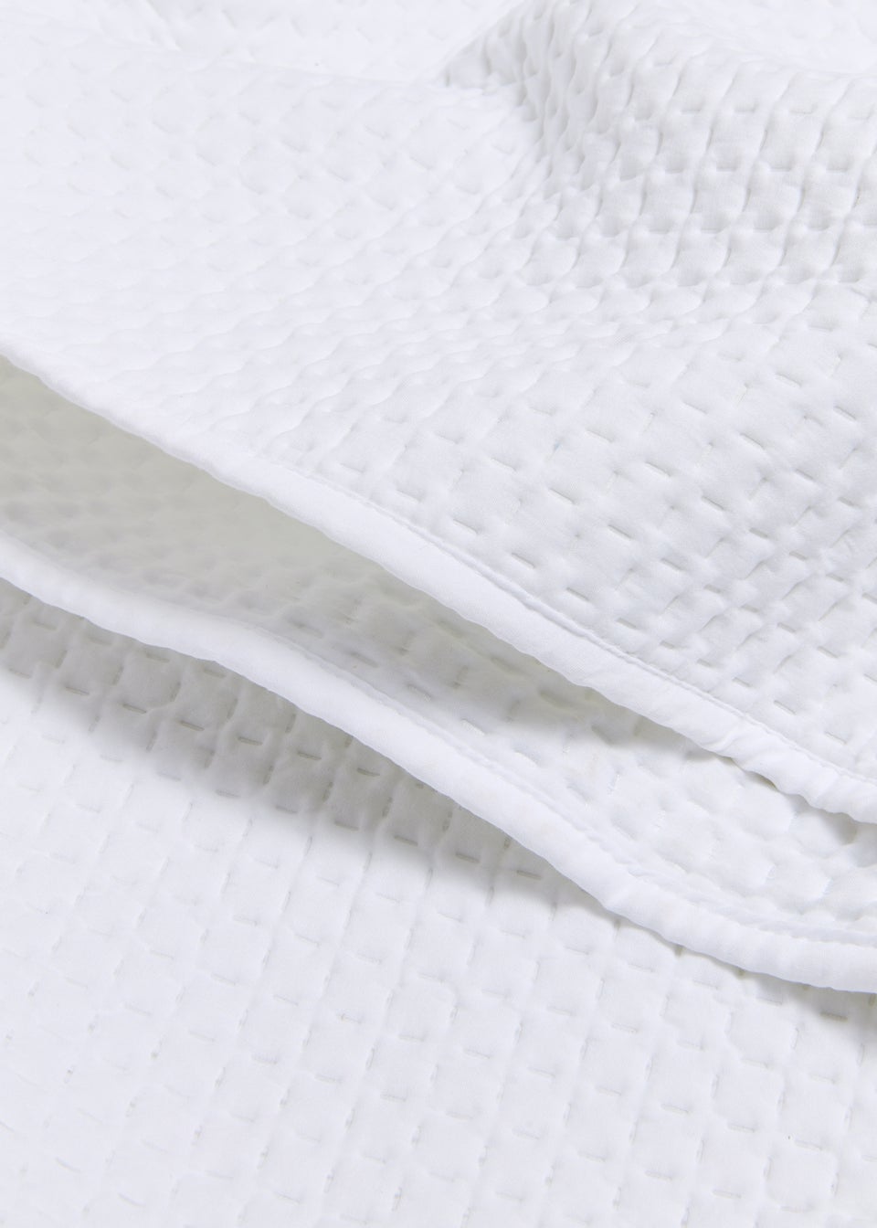 White Washed Pinsonic Bedspread