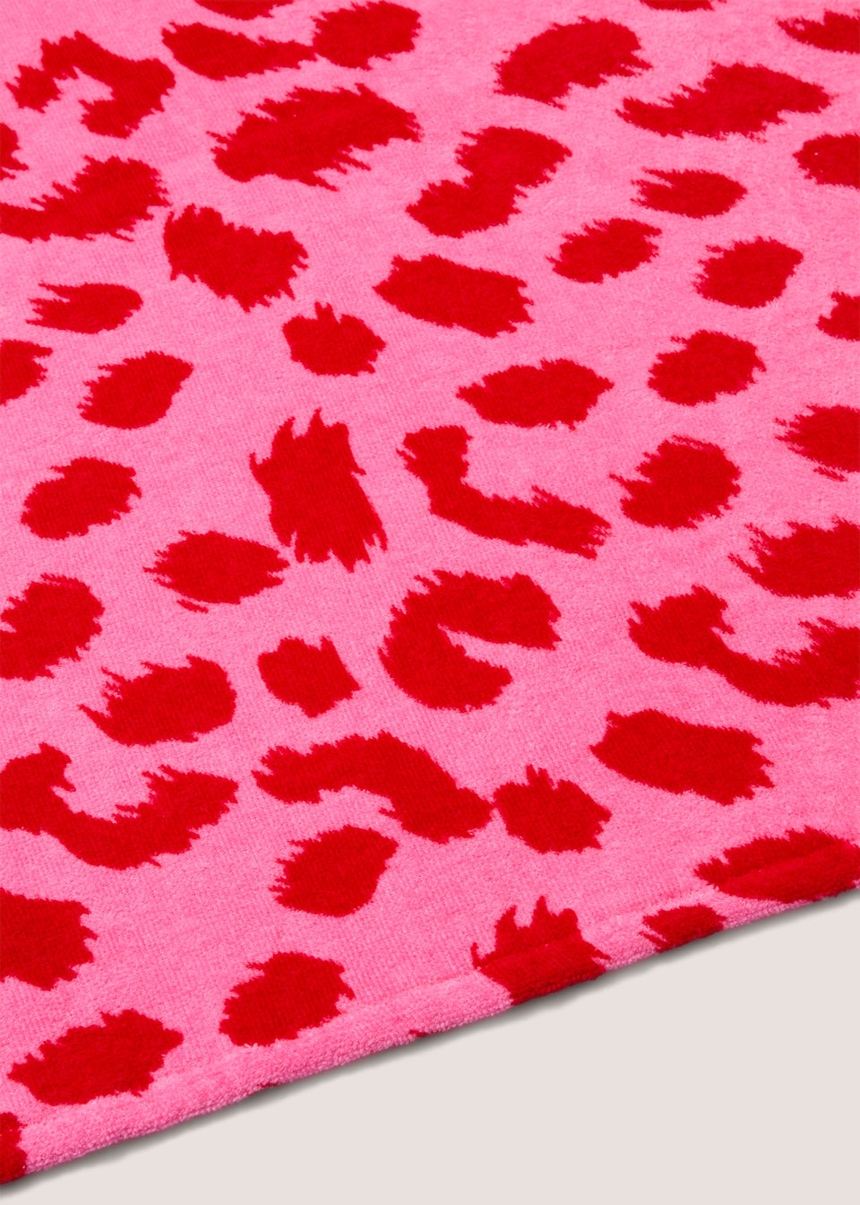 Pink Leopard Print Beach Towel (140cm x 70cm)