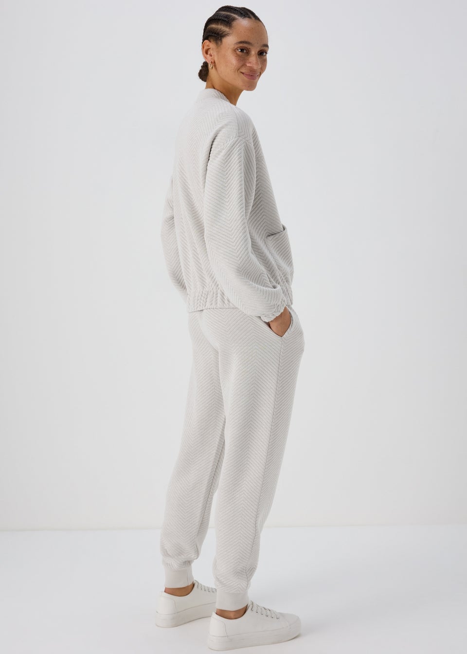 White hot sale quilted joggers