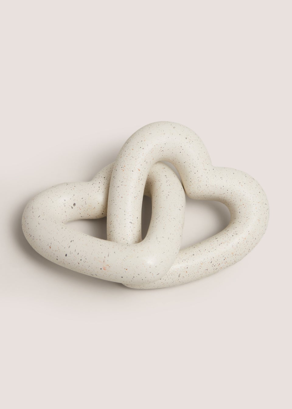 White Wood Heart Chain (25cm x 16.3cm x 16.3cm)