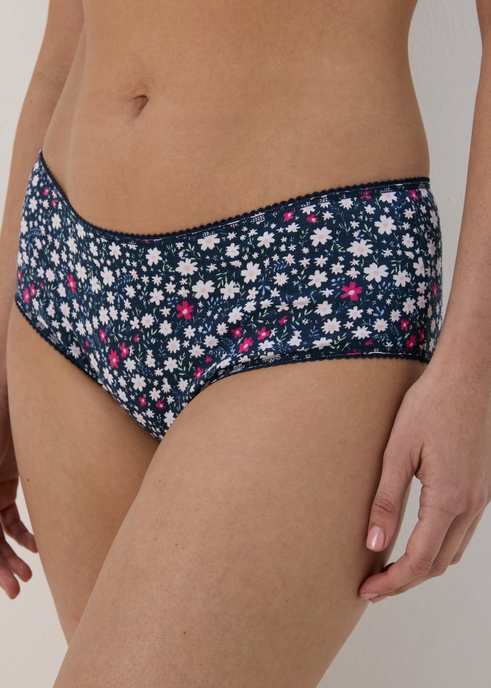 4 Pack Navy Daisy Print Briefs
