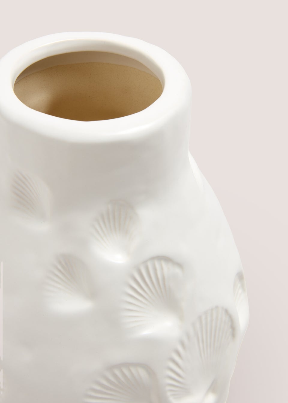 White Shell Embroidered Vase (18cm x 15.5cm x 15.5cm)