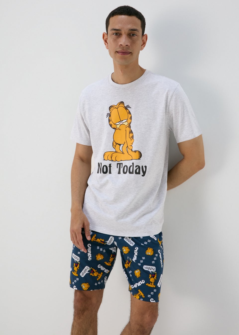 Garfield Grey T-Shirt & Shorts Pyjama Set