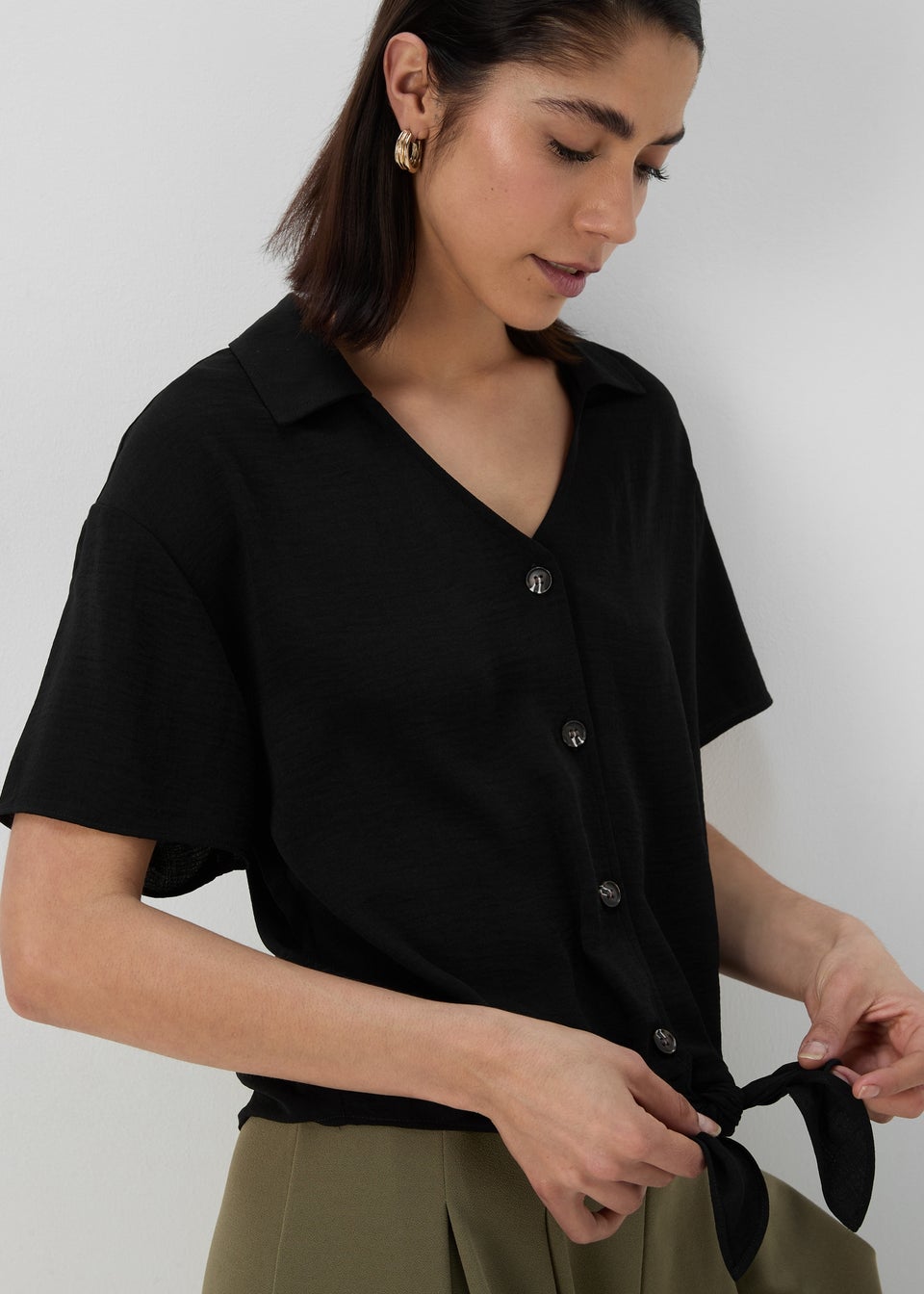Black Solid Tie Front Airflow Shirt