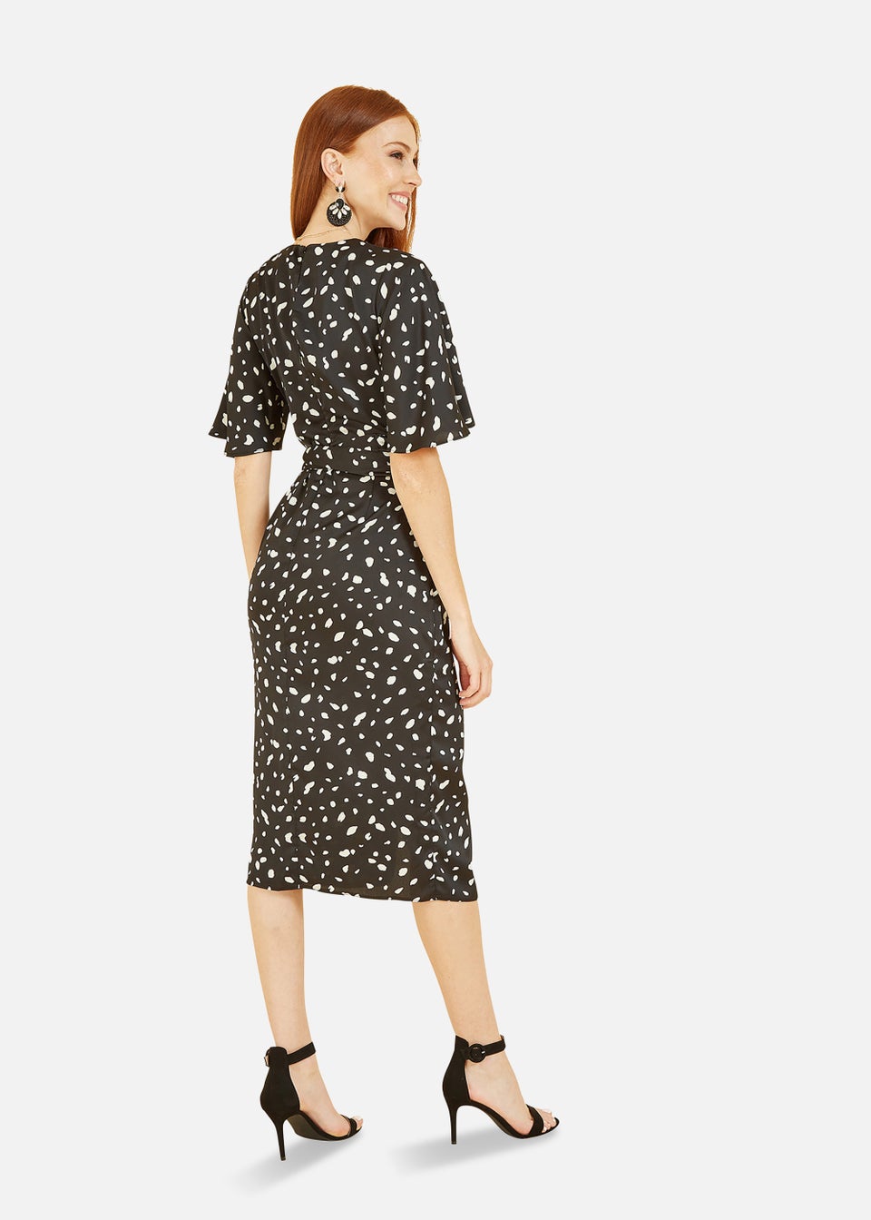 Yumi Dash Print Satin Kimono Sleeve Wrap Dress In Black