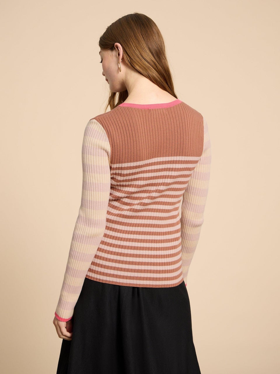 Schmal geschnittener Rippenpullover