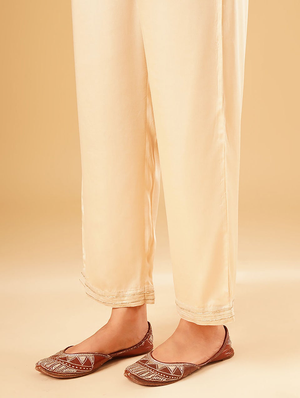 Women Off White_Cream Modal Embroidered Ankle Length Regular Fit Pant