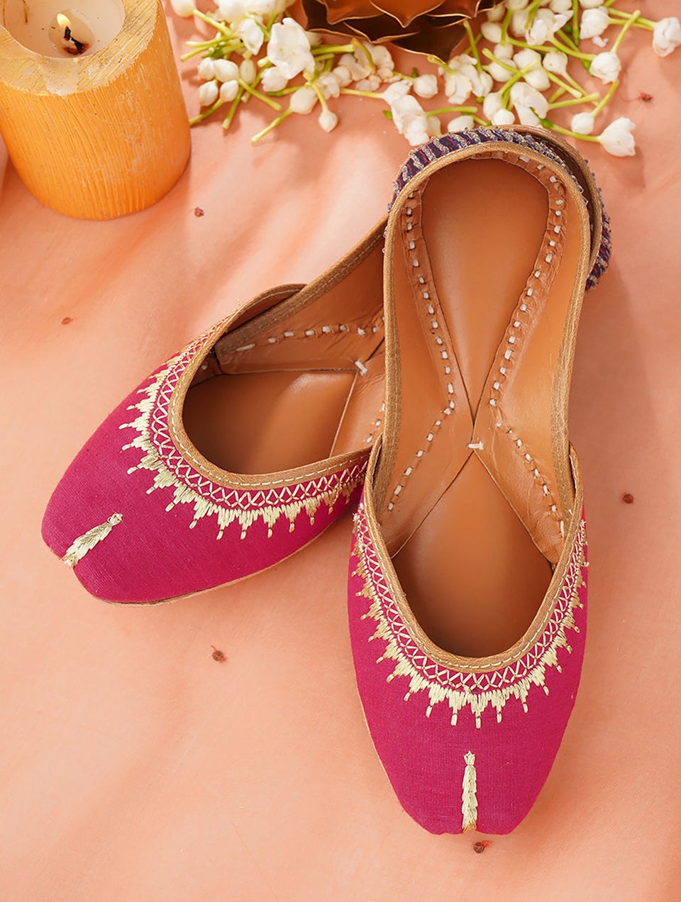 Women Pink Hand Embroidered Cotton Leather Juttis