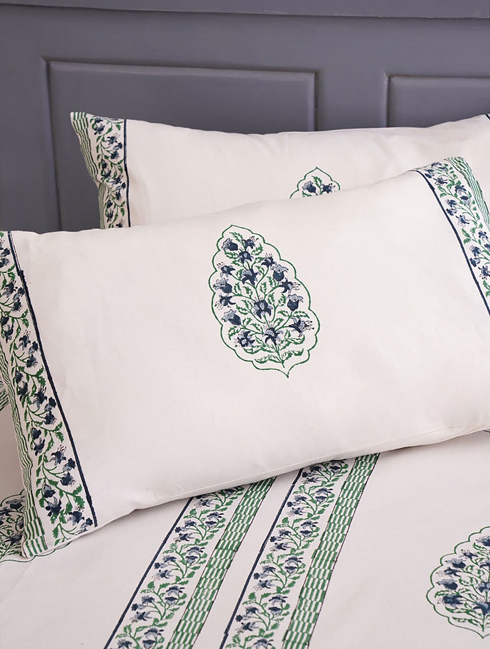Handblock Printed Cotton Bedsheet With Pillow Covers