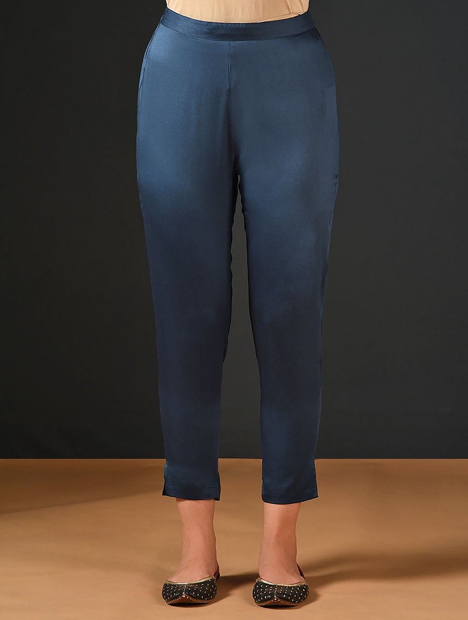 Women Indigo Blue Modal Solid Ankle Length Regular Fit Pant