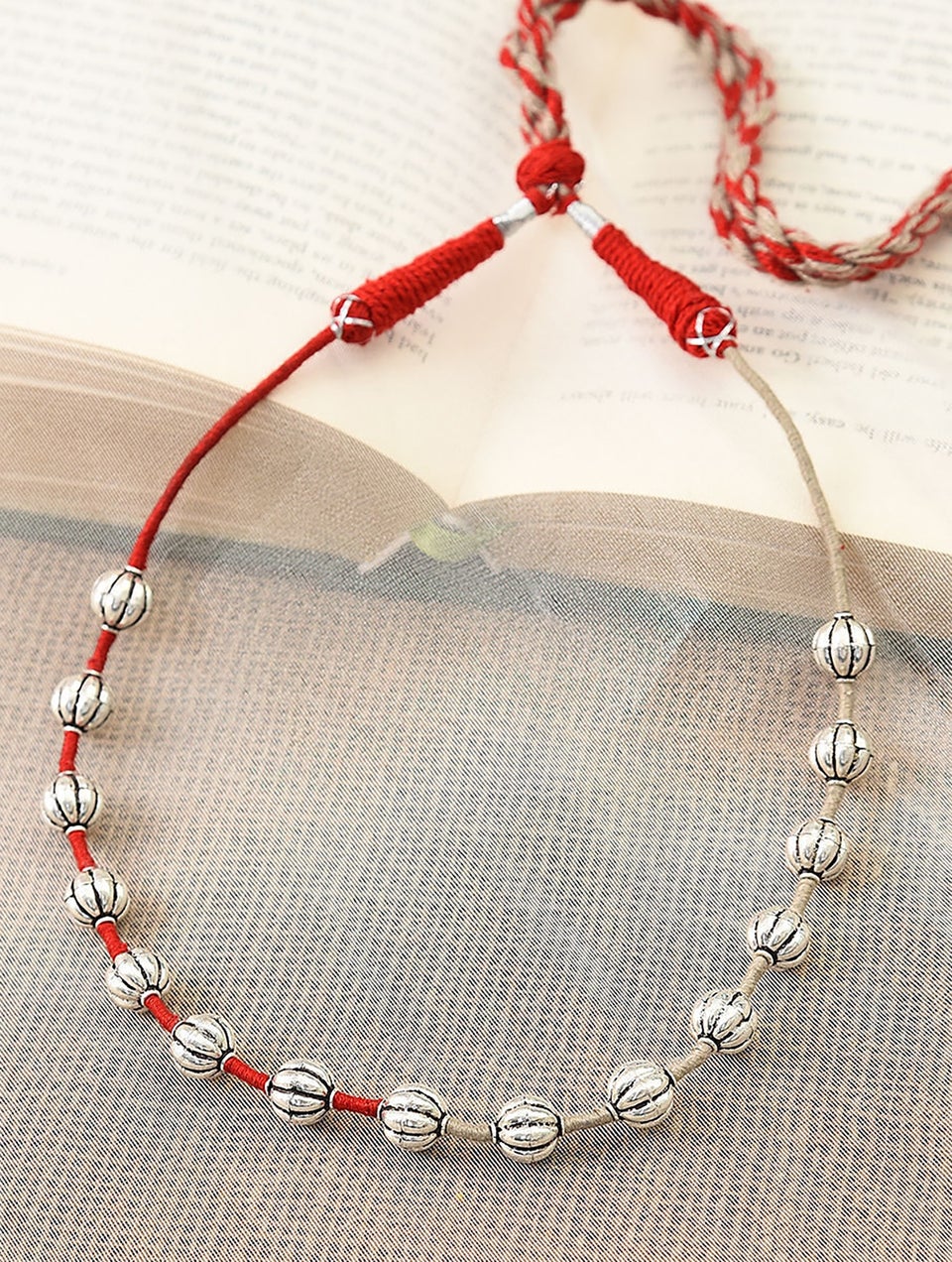 Women Beige Red Tribal Silver Thread Necklace