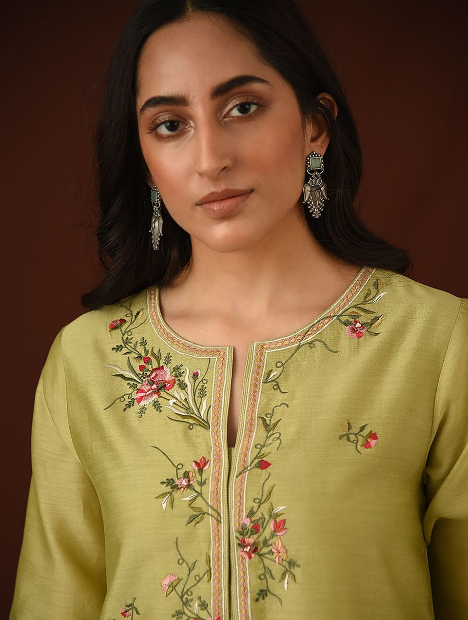 Women Lime Green Cotton Silk Round Neck Straight Kurta And Pant