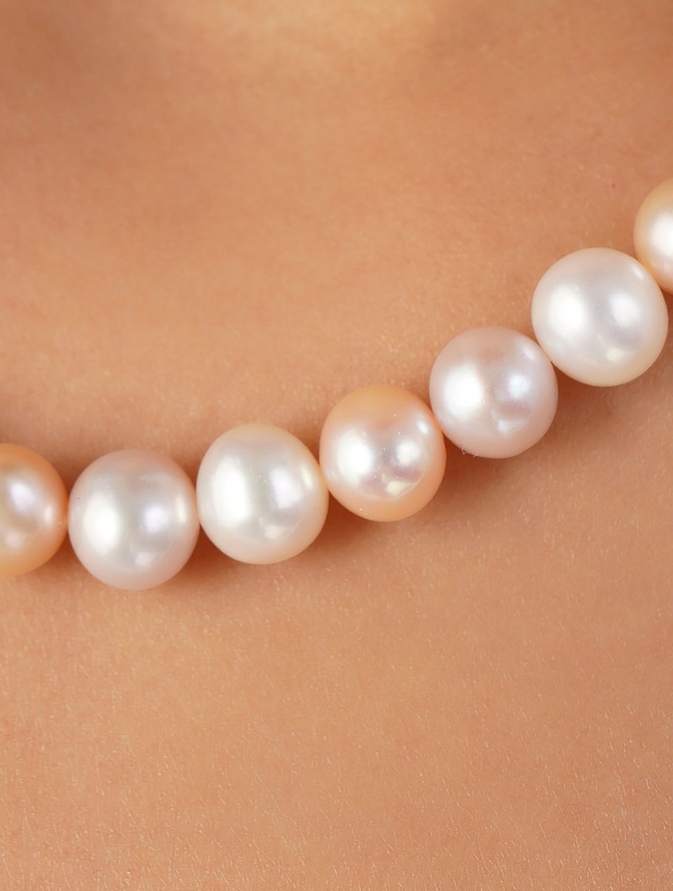 Women Dual Tone Freshwater Pearl Short Necklace