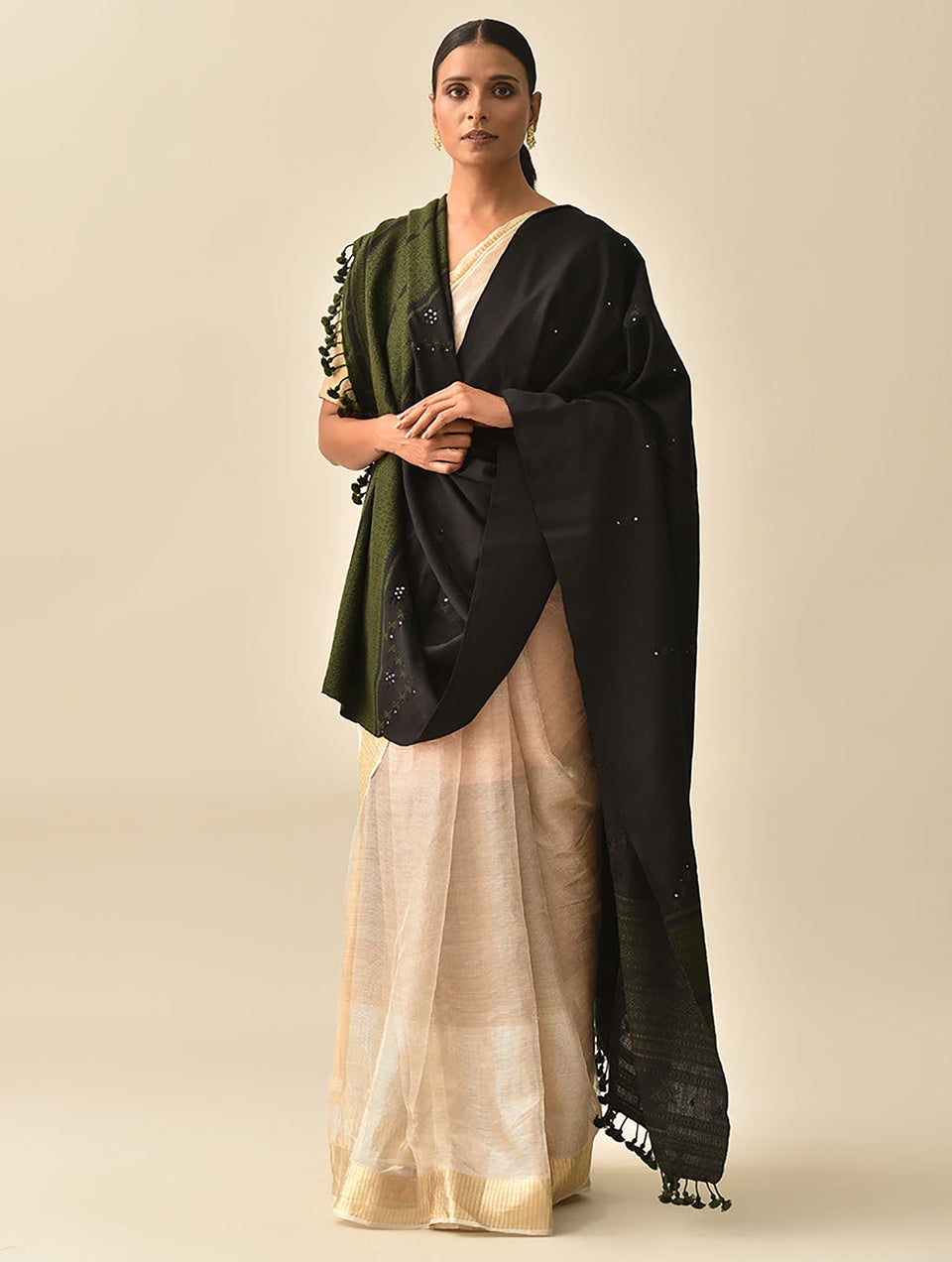 Women Black Handwoven Bhujodi Wool Shawl