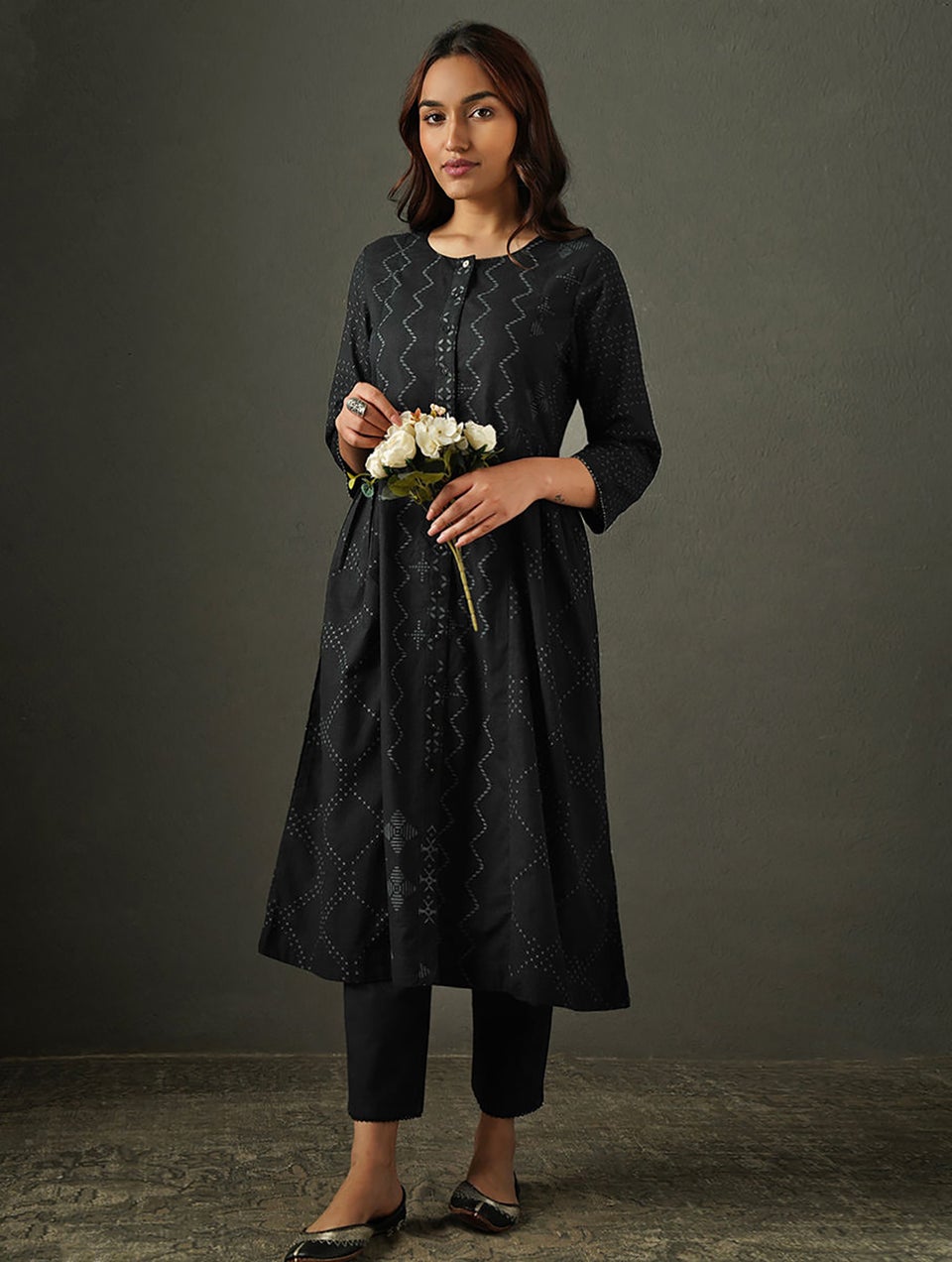 Women Black Cotton Round Neck Loose Fit Kurta