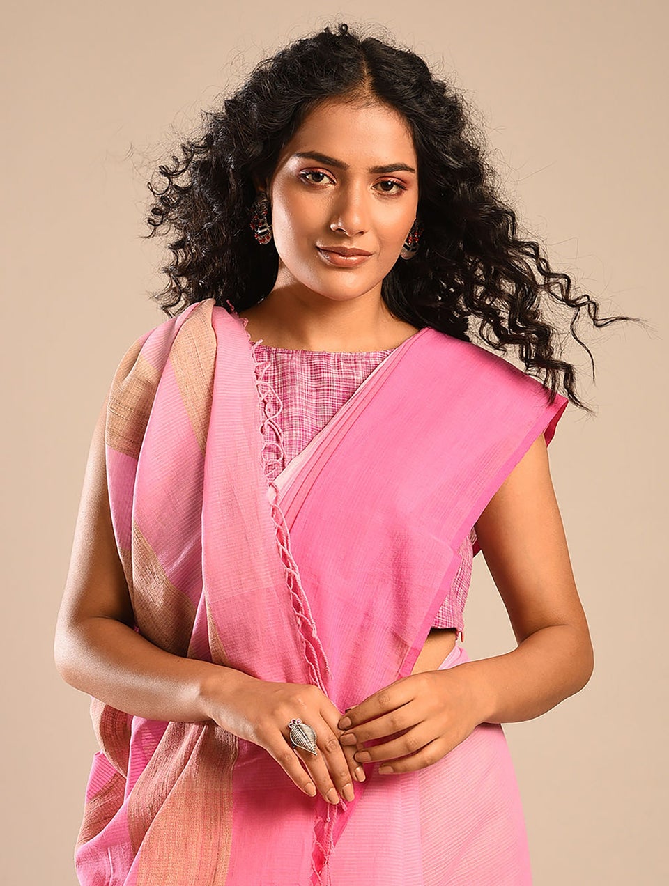 Women Pink Handwoven Silk cotton Saree