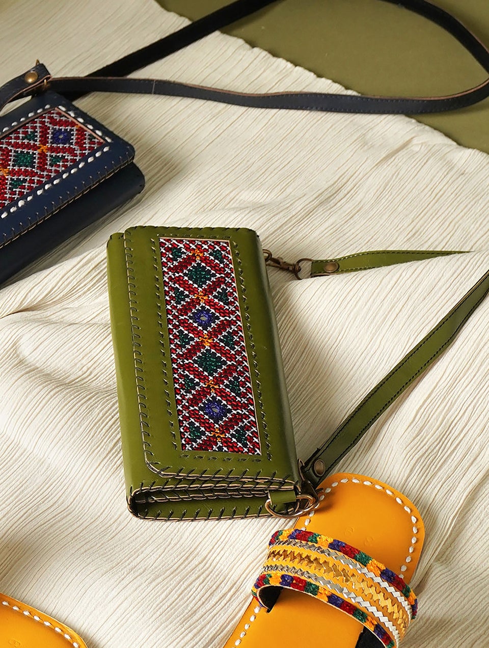 Women Olive Handcrafted Genuine Leather Wallet With Jat Embroidery and Deatchable Sling