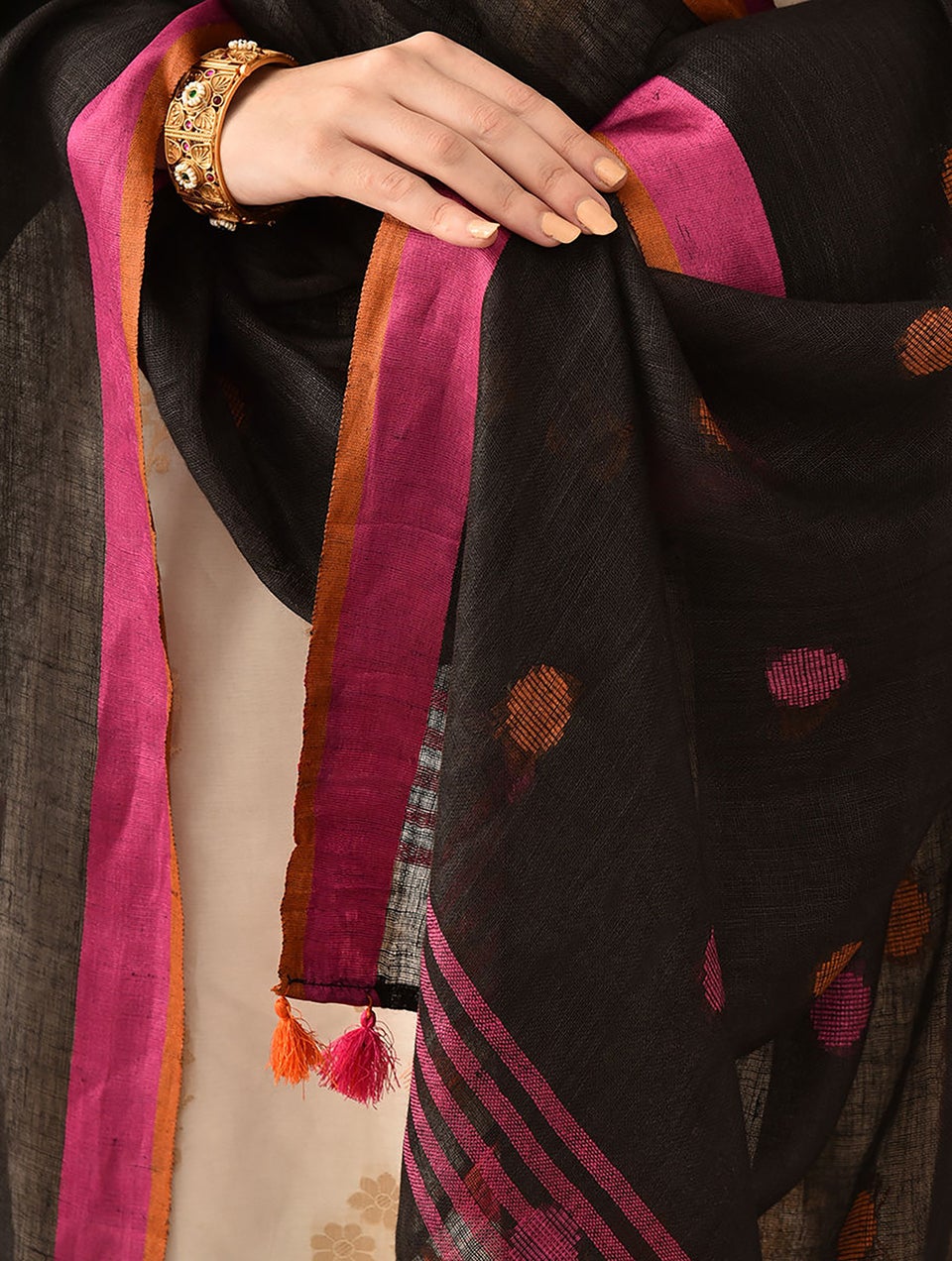 Women Black Handloom Linen Dupatta