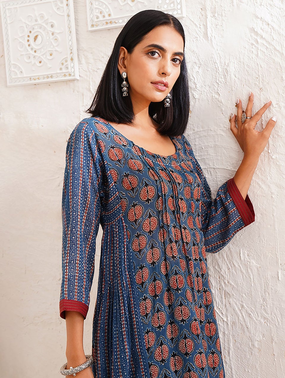 Women Indigo Blue Cotton Ajrakh U Neck Loose Fit Kurta - S