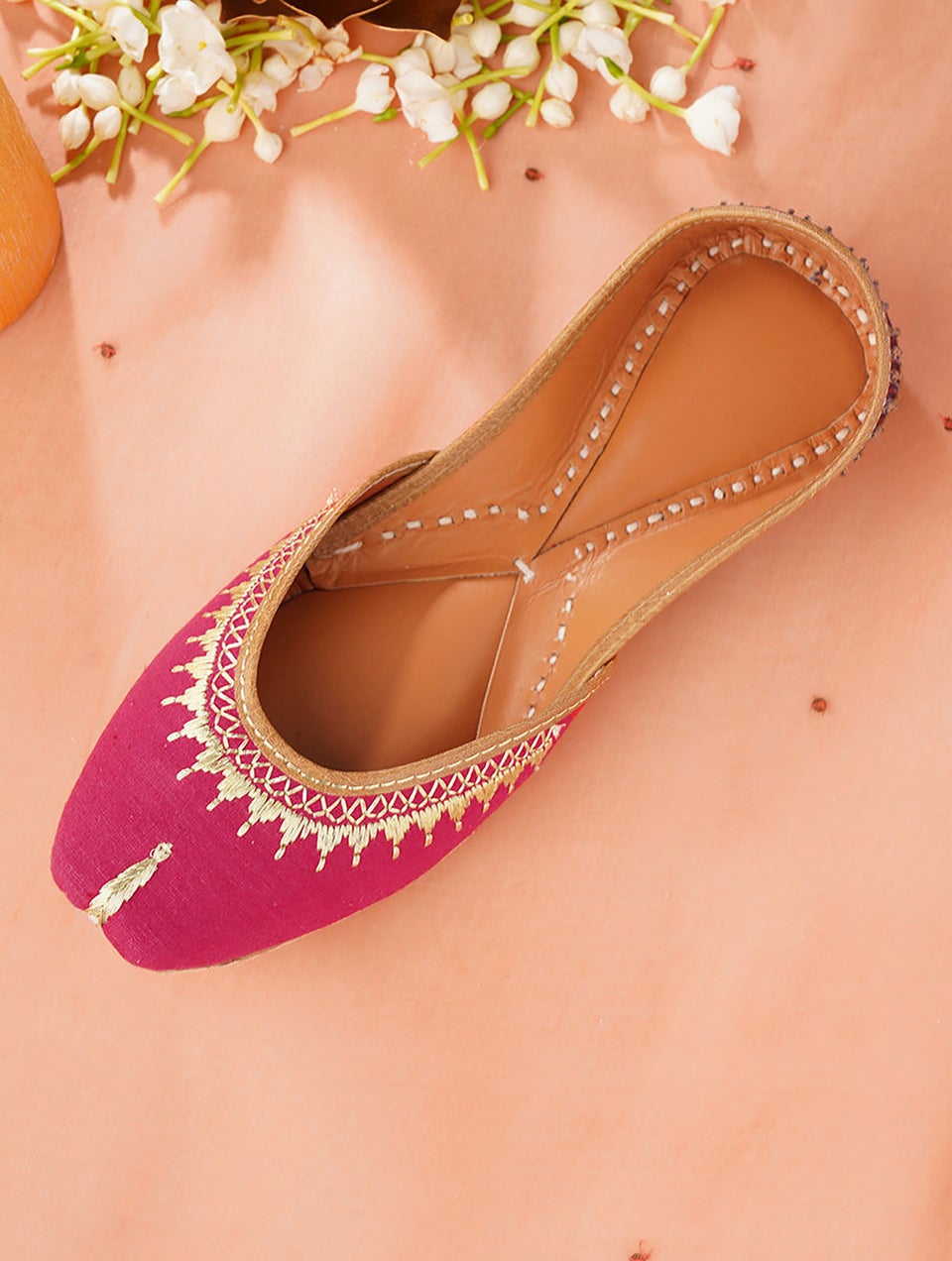 Women Pink Hand Embroidered Cotton Leather Juttis