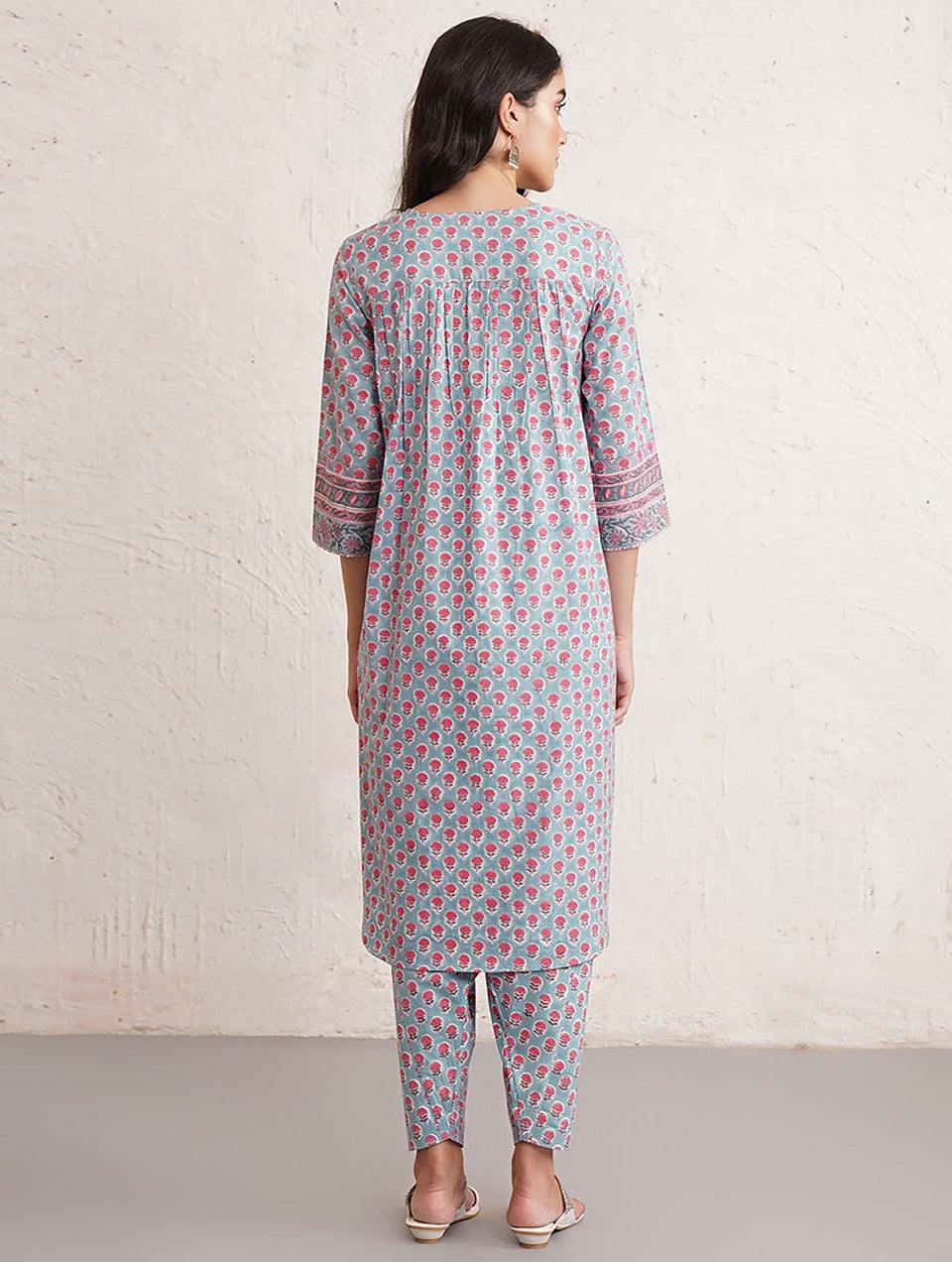Women Blue Cotton Block Print Round Neck Straight Fit Kurta - XS