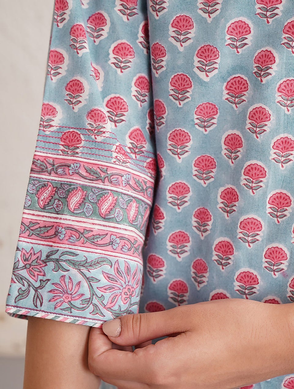Women Blue Cotton Block Print Round Neck Straight Fit Kurta - XS