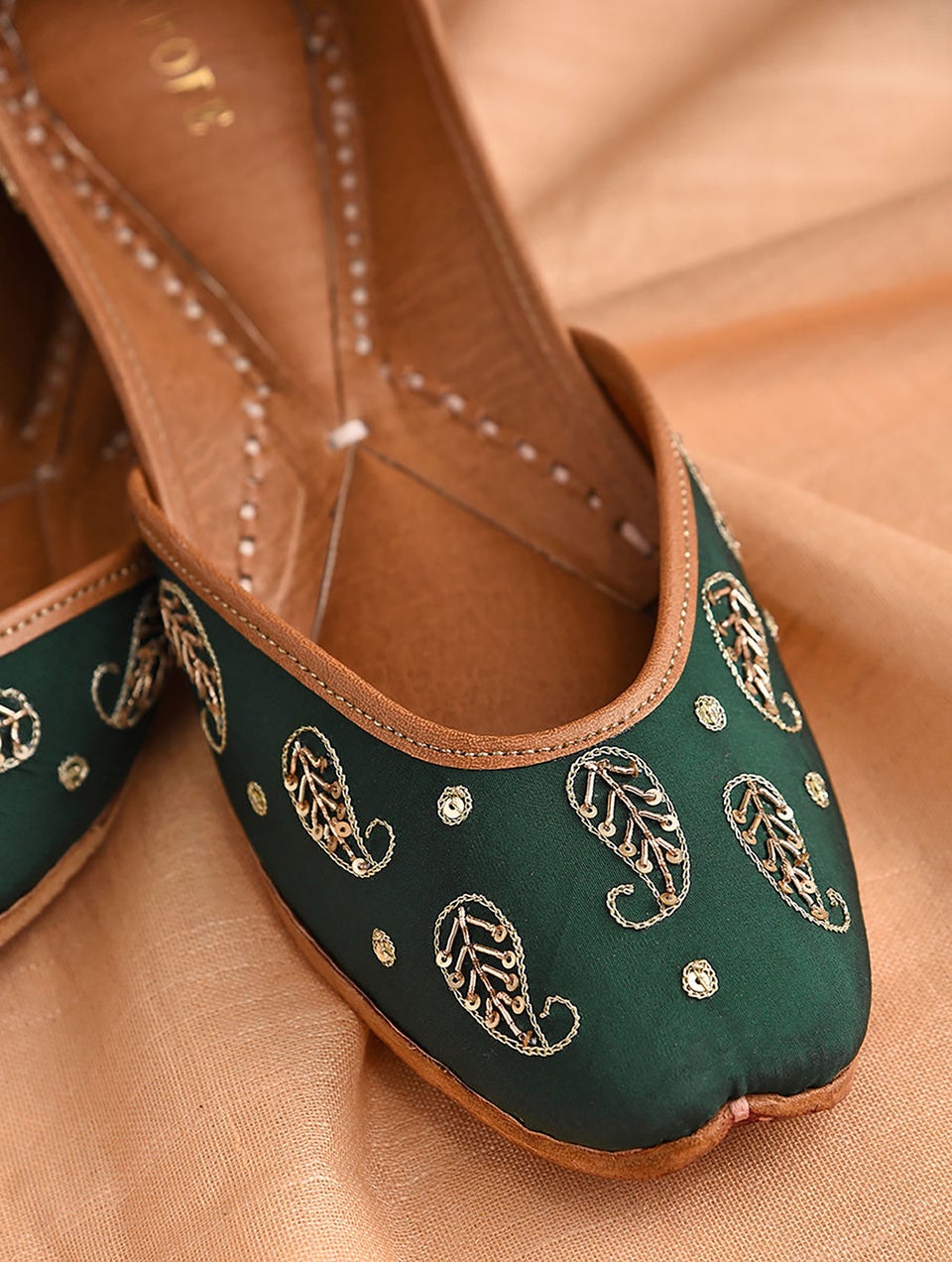 Women Emerald Green Hand Embroidered Silk Leather Juttis