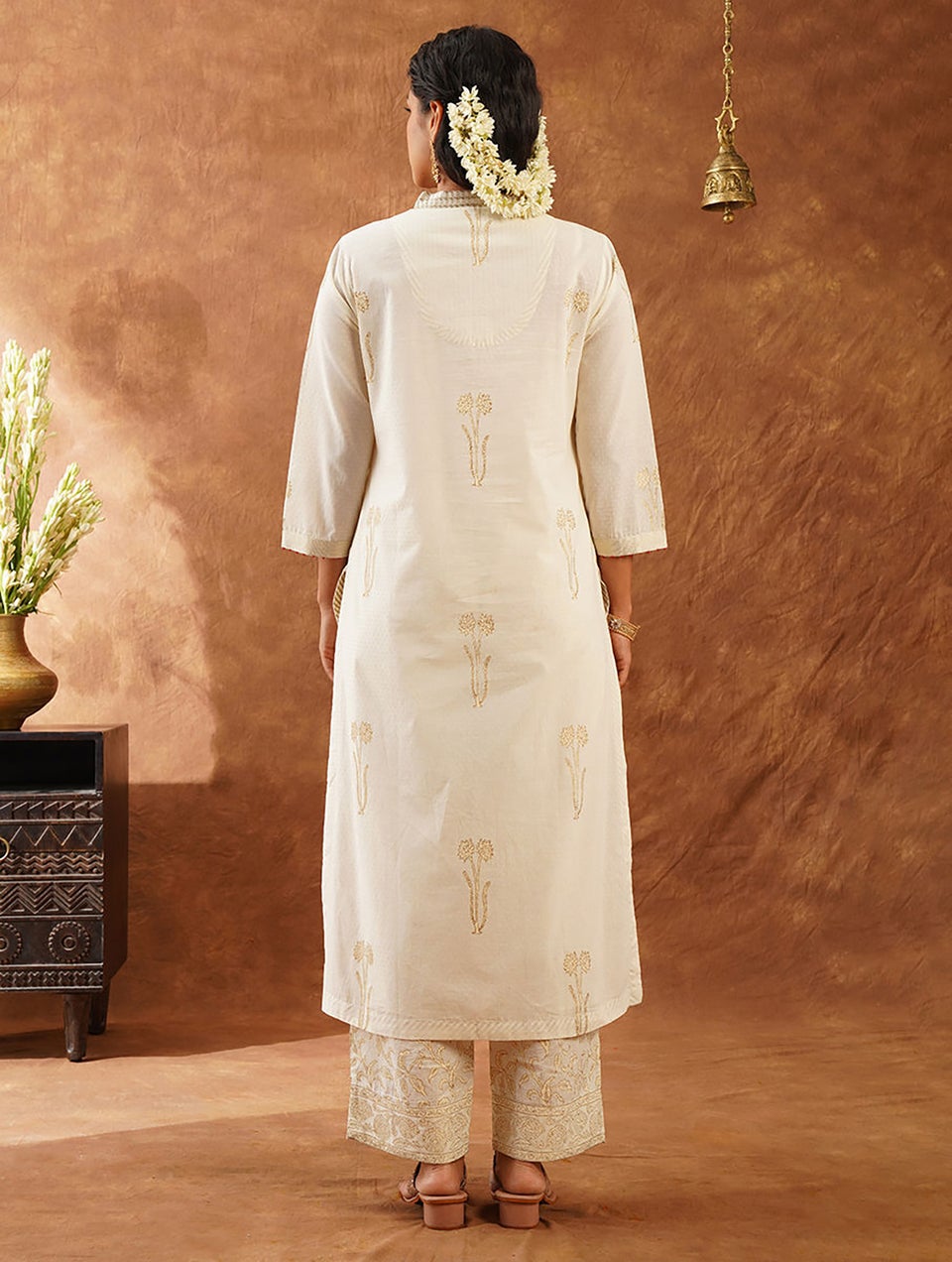 Women Ivory Cotton Khadi V Neck Straight Fit Kurta - XS