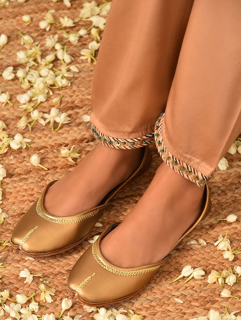 Women Dull Gold Handcrafted Leather Juttis