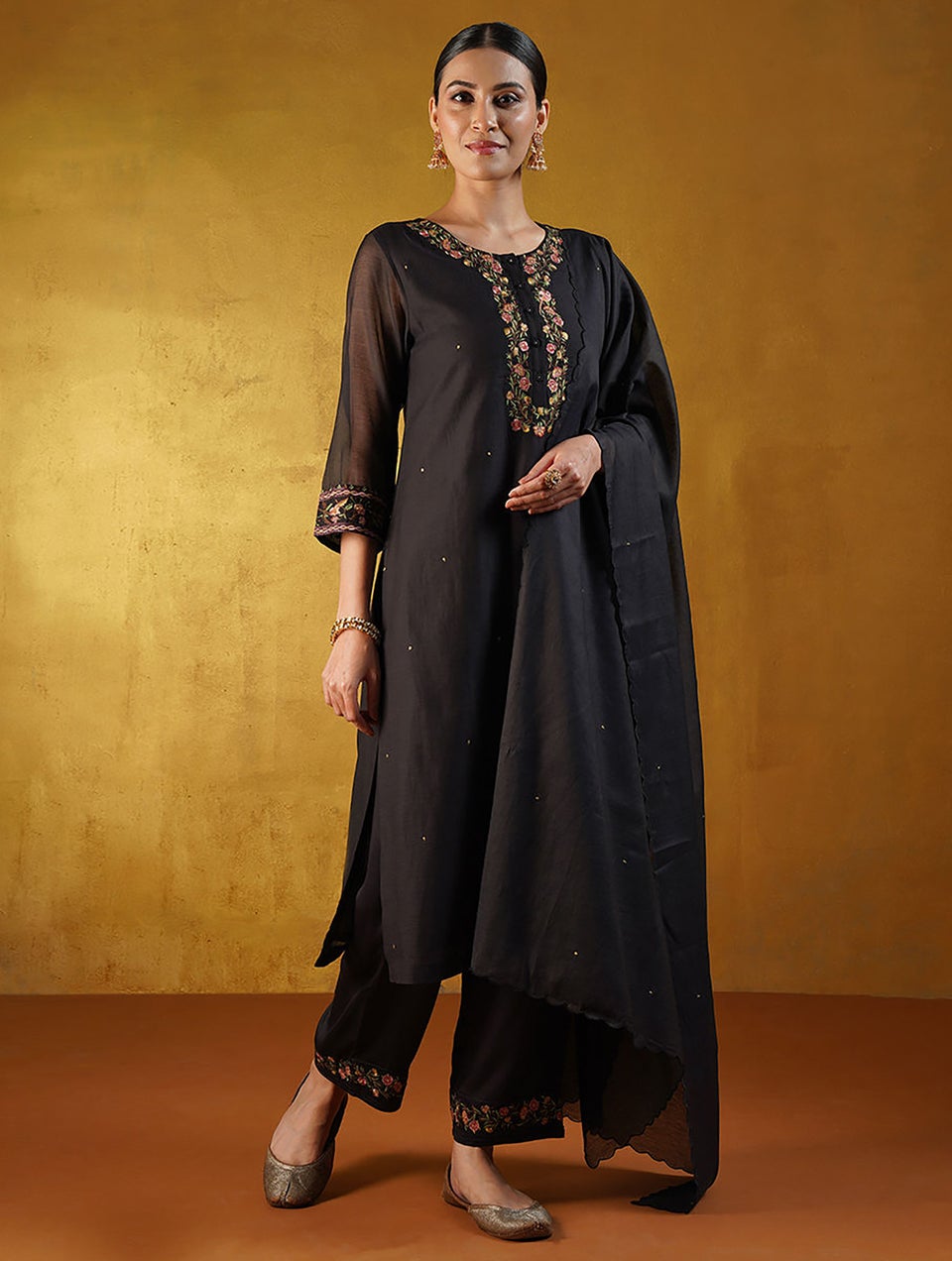 Women Black Cotton Silk Embroidered Round Neck Regular Fit Kurta - XS