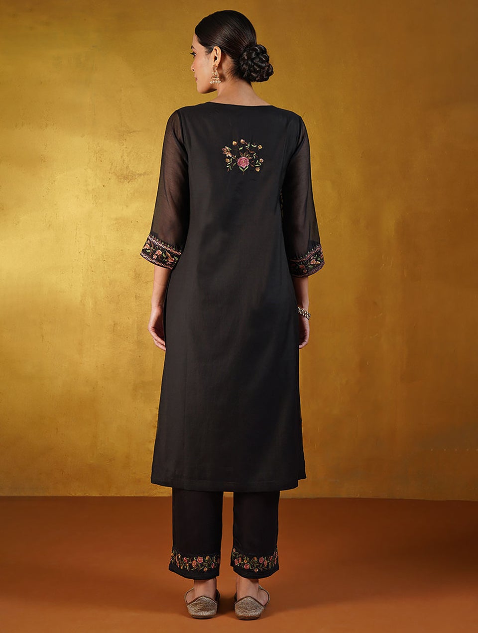 Women Black Cotton Silk Embroidered Round Neck Regular Fit Kurta - XS