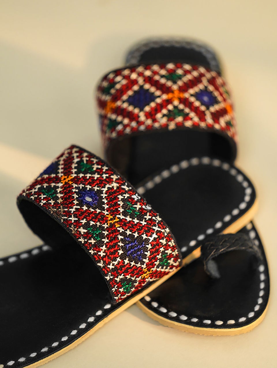 Women Black Handcrafted Genuine Leather Kolhapuri Flats With Jat Embroidery