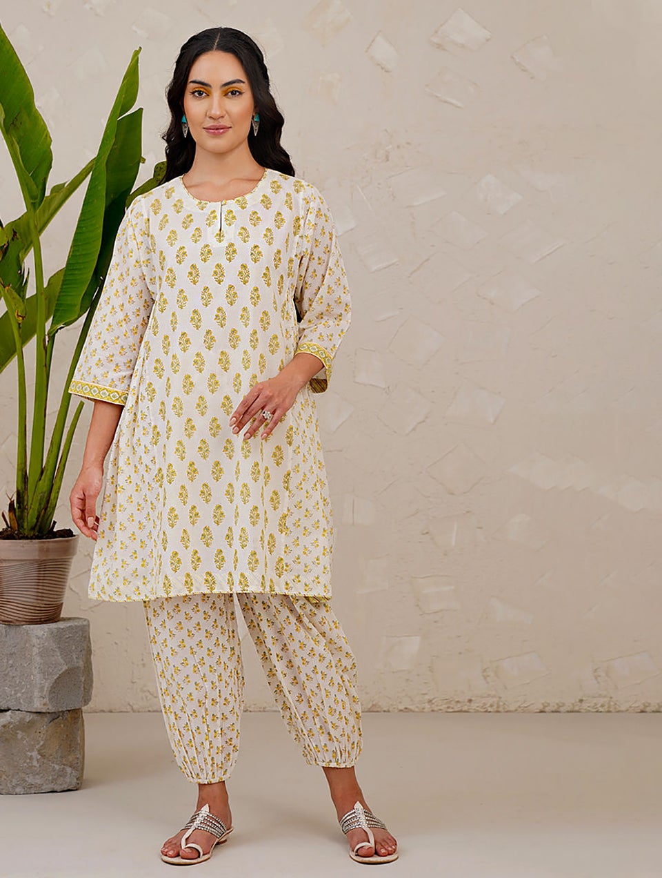 Women Multicolour Cotton Block Print Round Neck Straight Fit Kurta - XS