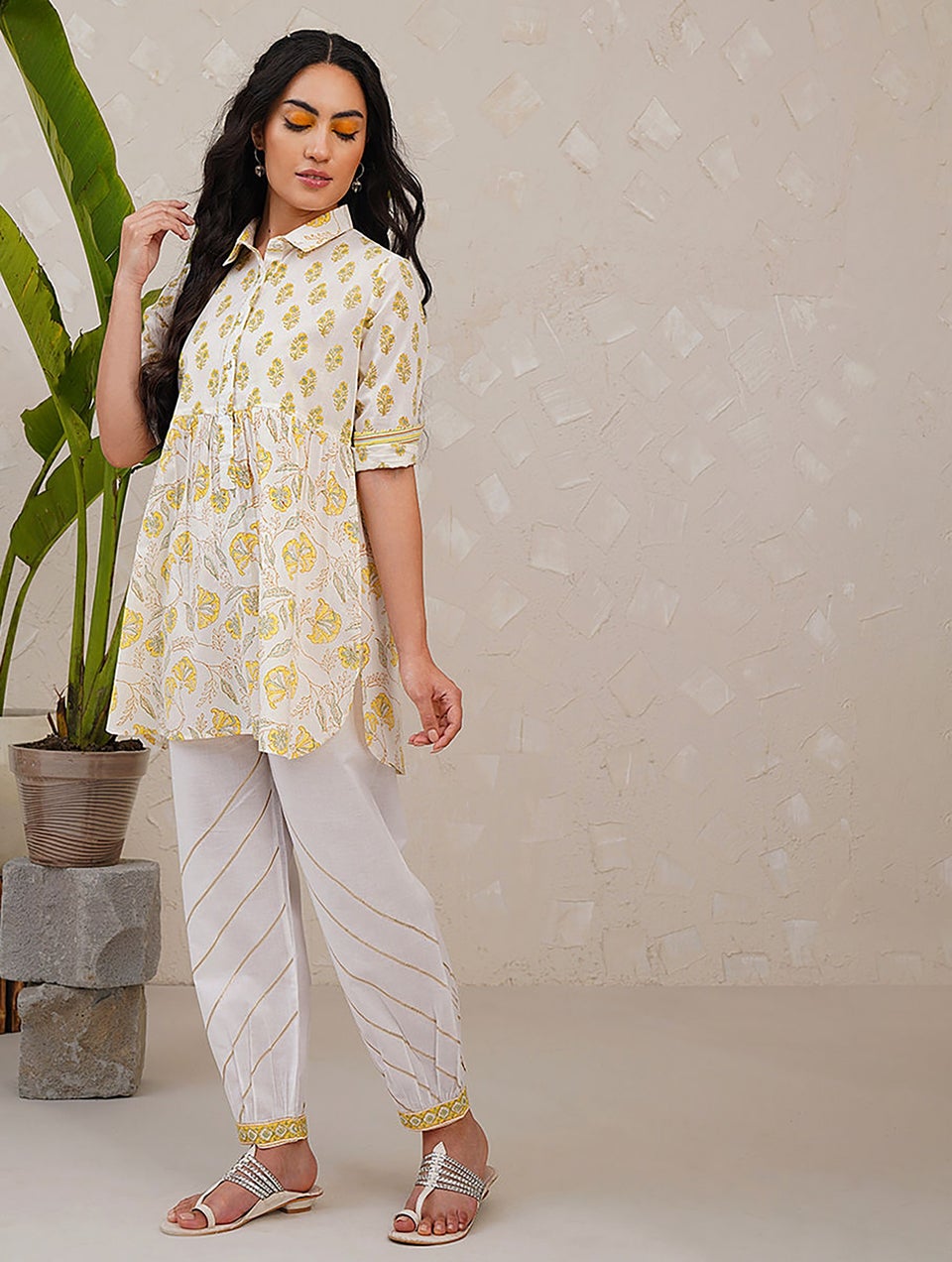 Women Multicolour Cotton Solid Ankle Length Regular Fit Pant - XS