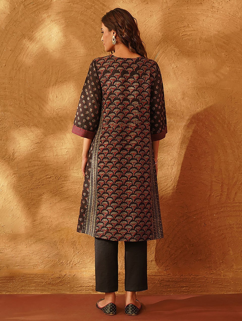 Women Black Cotton Ajrakh Round Neck Regular Fit Kurta - XS