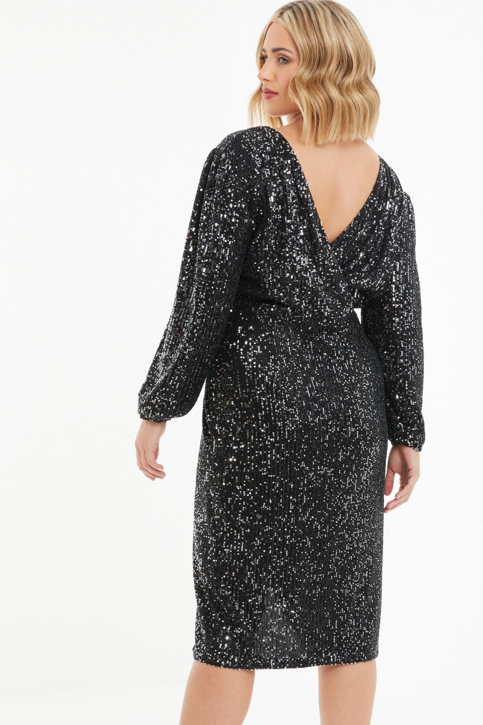 Quiz curve 2024 black dress