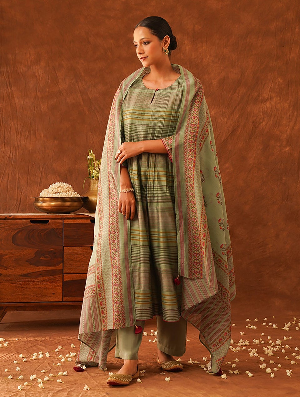 Women Green Cotton Silk Round Neck A Line Kurta And Slip - XS