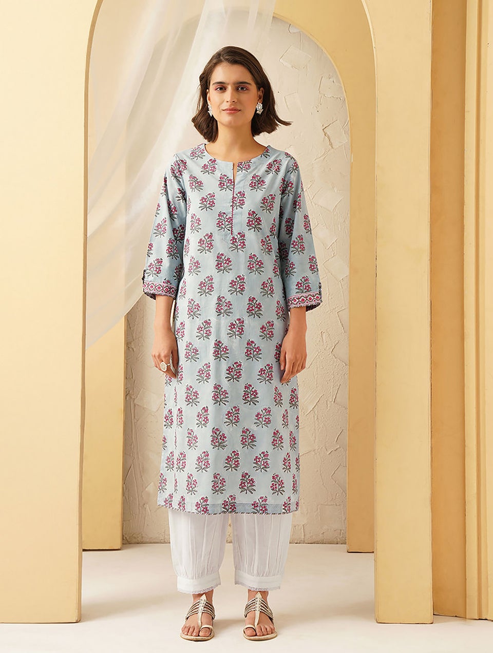 Women Blue Cotton Block Print Round Neck Straight Fit Kurta - XS