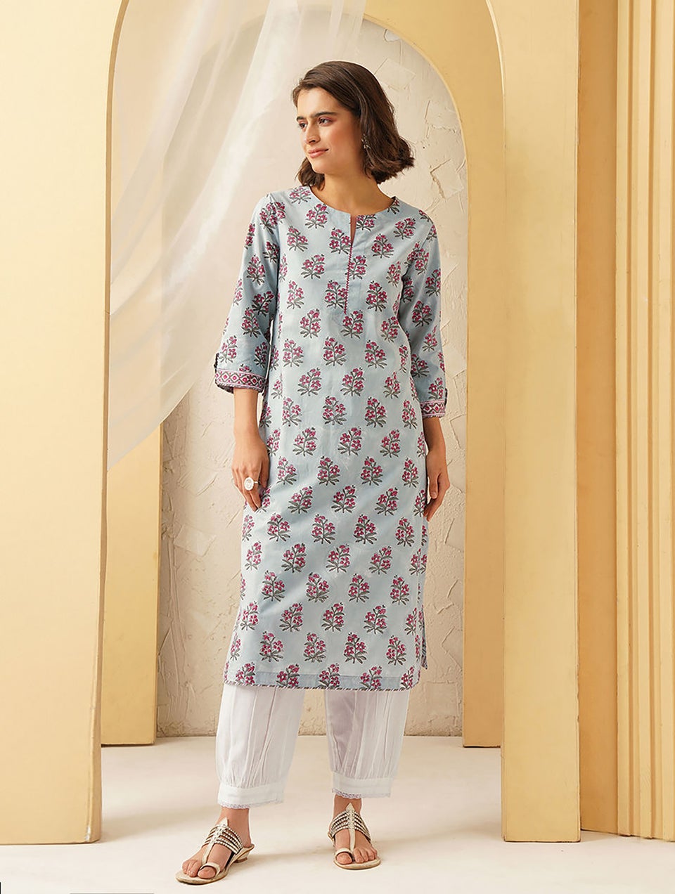 Women Blue Cotton Block Print Round Neck Straight Fit Kurta - S