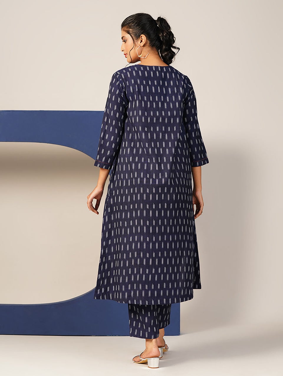 Women Blue Cotton Ikat Round Neck Regular Fit Kurta - XS