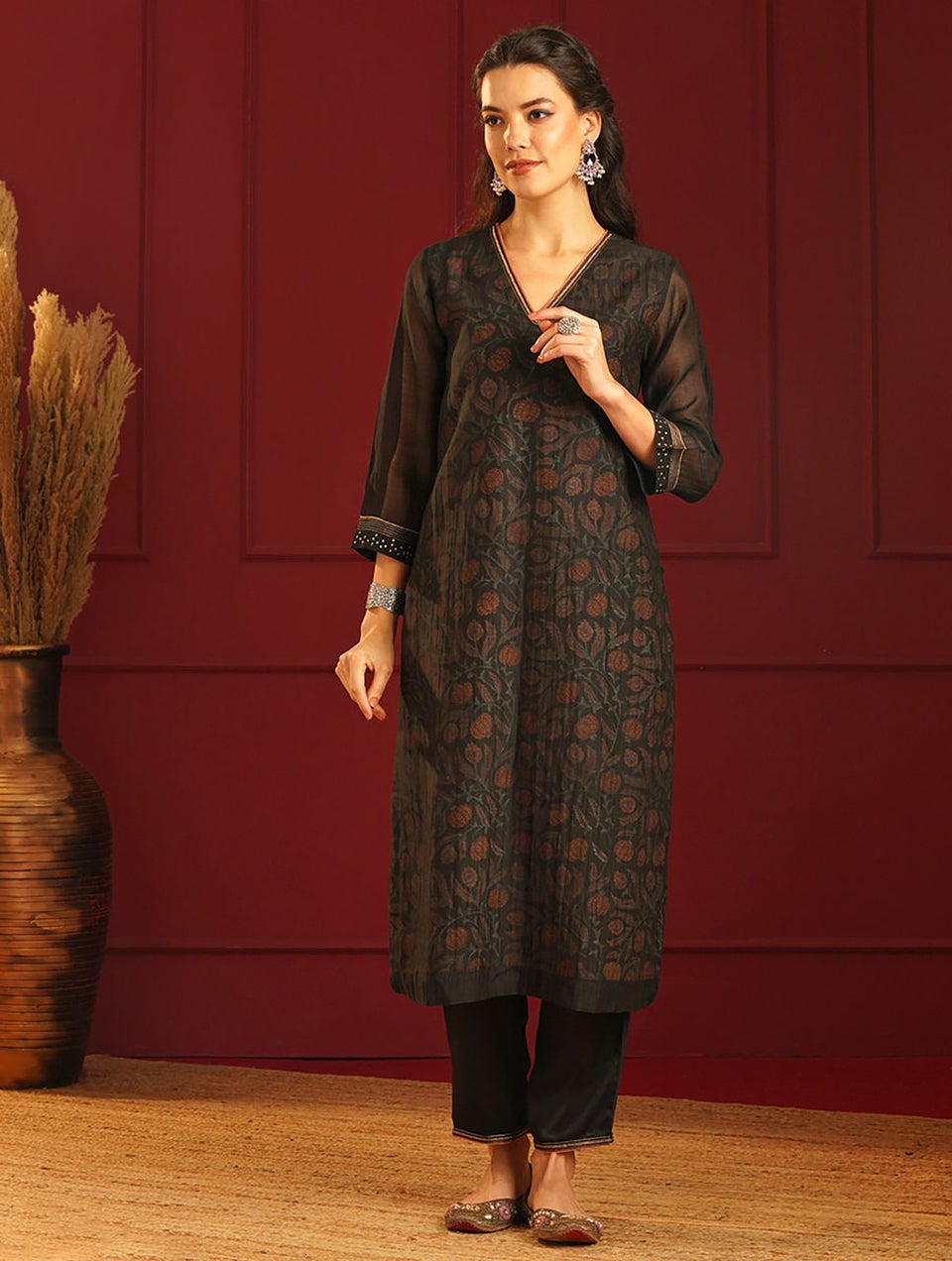 Women Black Cotton Silk Block Print Round Neck Straight Fit Kurta - XS