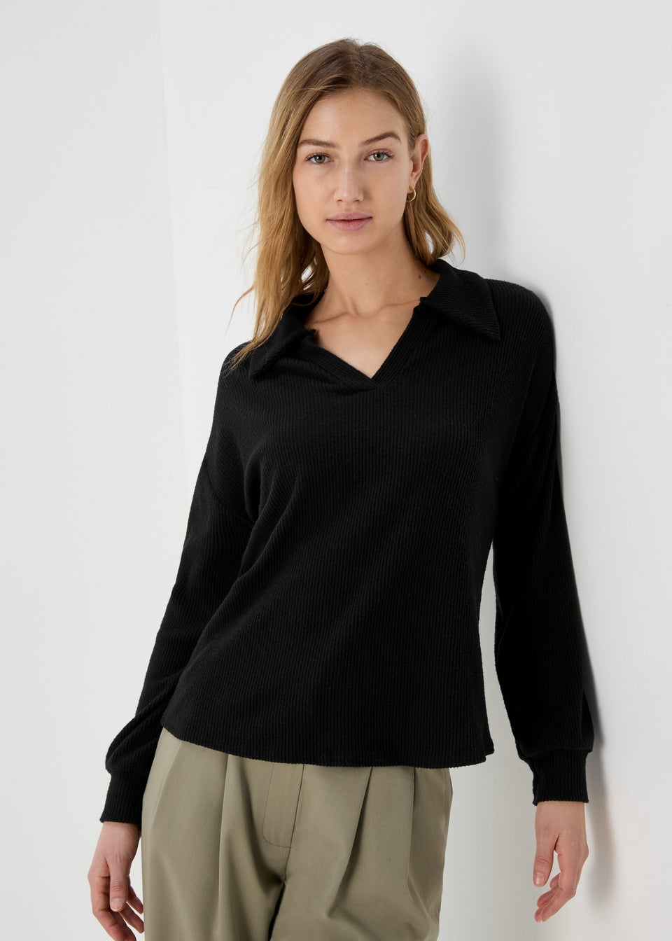 Black Collared Pullover Top