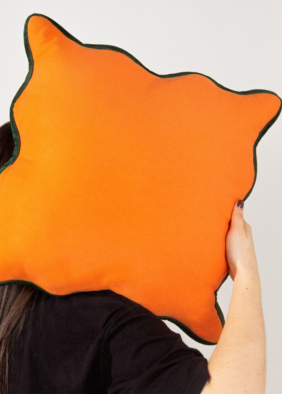 Heya Home Wiggle Velvet Piped Ready Filled Cushion (45cm x 45cm x 8cm)