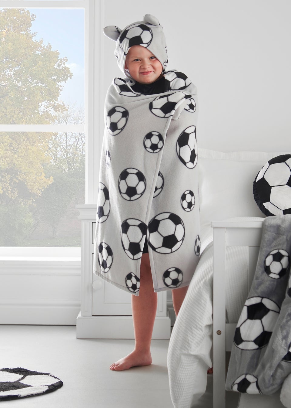 Catherine Lansfield Cosy Football Fleece Hooded Blanket