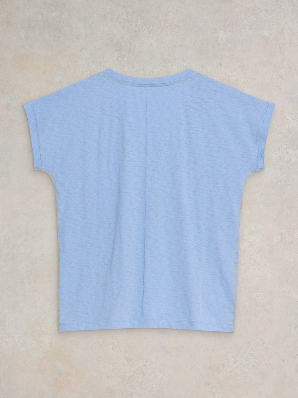 Nelly T-Shirt mit Keilausschnitt