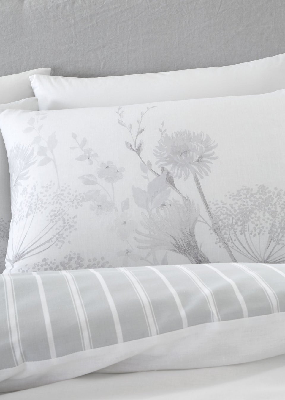 Catherine Lansfield Meadowsweet Floral Reversible Duvet Cover Set