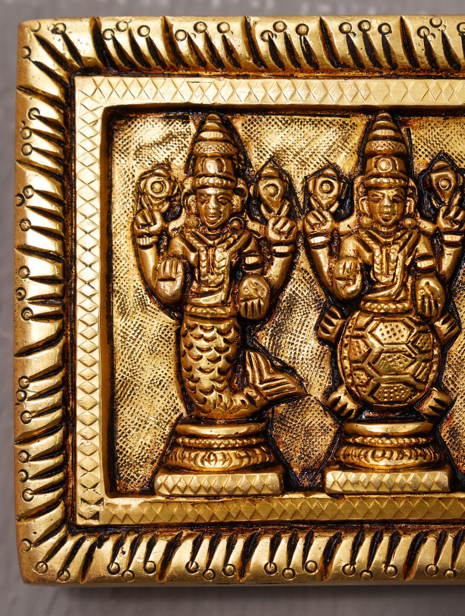 Antique Gold Wall Mount Brass Wall Accent