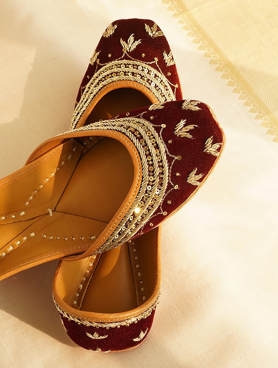 Women Maroon Handcrafted Velvet Juttis