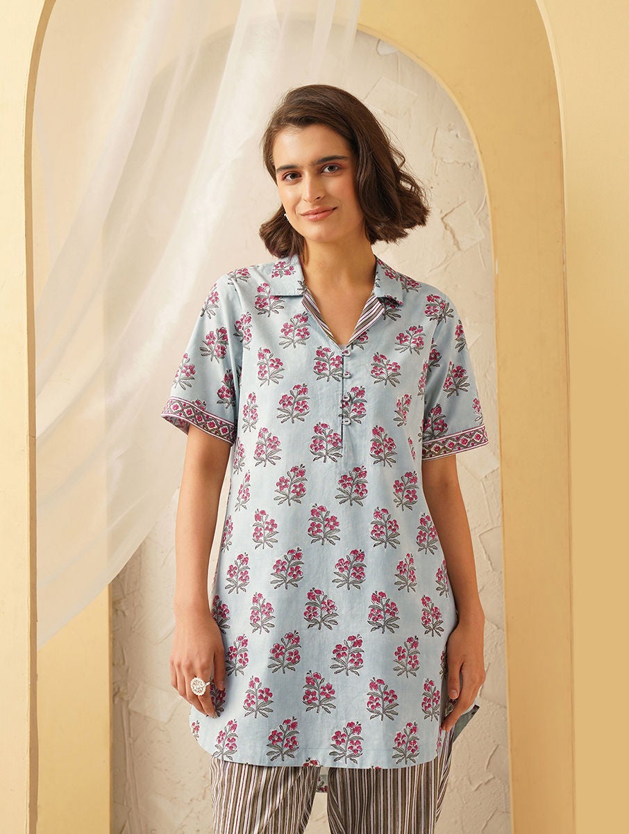 Women Blue Cotton Printed Collar Neck Straight Fit Tunic
